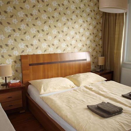 Apartman Drahovice カルロヴィ・ヴァリ エクステリア 写真